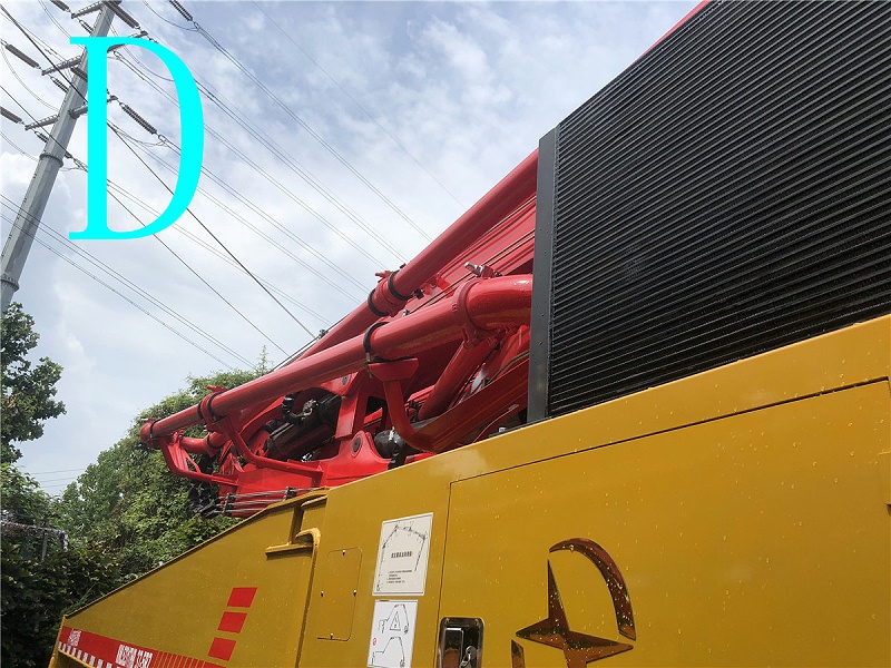 青島小型混凝土泵車價格 (8)